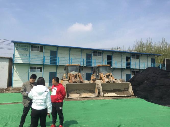 歷城區(qū)環(huán)保局項目科匯同專家對五家企業(yè)所報環(huán)評報告表項目進(jìn)行現(xiàn)場